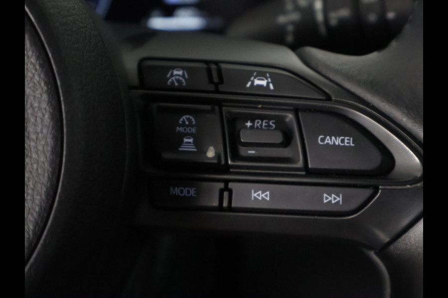 Toyota Yaris Cross 1.5 Hybrid 130 Launch Edition | Stuur- & Stoelverwarming | Panoramadak | Dodehoek detectie | Parkeersensoren | Navigatie | Elektrische kofferbak | HUD |
