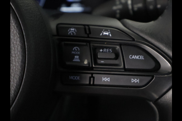 Toyota Yaris Cross 1.5 Hybrid 130 Launch Edition | Stuur- & Stoelverwarming | Panoramadak | Dodehoek detectie | Parkeersensoren | Navigatie | Elektrische kofferbak | HUD |