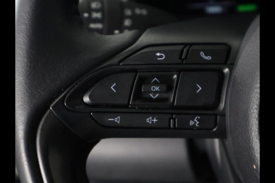 Toyota Yaris Cross 1.5 Hybrid 130 Launch Edition | Stuur- & Stoelverwarming | Panoramadak | Dodehoek detectie | Parkeersensoren | Navigatie | Elektrische kofferbak | HUD |