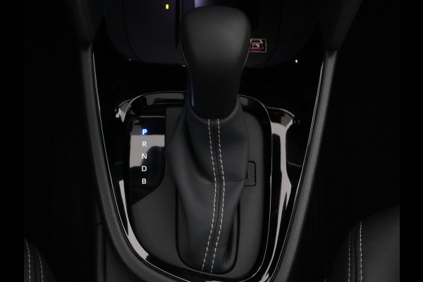 Toyota Yaris Cross 1.5 Hybrid 130 Launch Edition | Stuur- & Stoelverwarming | Panoramadak | Dodehoek detectie | Parkeersensoren | Navigatie | Elektrische kofferbak | HUD |