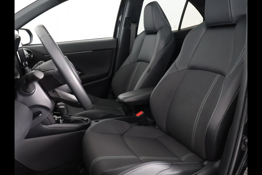 Toyota Yaris Cross 1.5 Hybrid 130 Launch Edition | Stuur- & Stoelverwarming | Panoramadak | Dodehoek detectie | Parkeersensoren | Navigatie | Elektrische kofferbak | HUD |