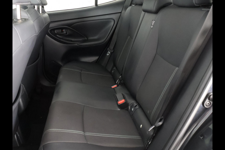 Toyota Yaris Cross 1.5 Hybrid 130 Launch Edition | Stuur- & Stoelverwarming | Panoramadak | Dodehoek detectie | Parkeersensoren | Navigatie | Elektrische kofferbak | HUD |