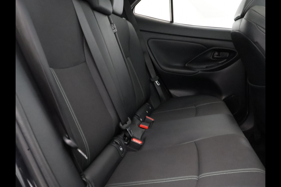 Toyota Yaris Cross 1.5 Hybrid 130 Launch Edition | Stuur- & Stoelverwarming | Panoramadak | Dodehoek detectie | Parkeersensoren | Navigatie | Elektrische kofferbak | HUD |