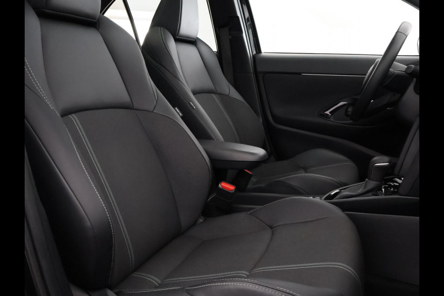 Toyota Yaris Cross 1.5 Hybrid 130 Launch Edition | Stuur- & Stoelverwarming | Panoramadak | Dodehoek detectie | Parkeersensoren | Navigatie | Elektrische kofferbak | HUD |
