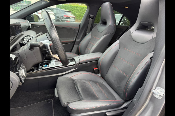 Mercedes-Benz CLA-Klasse 250 e Star Edition AMG | Panoramadak | Stoelverwarming | Camera | Cruise Control | Keyless | Apple Carplay | Ambiance Verlichting | Navigatie | Grootlichtassistent | LED | SOH 93,86%