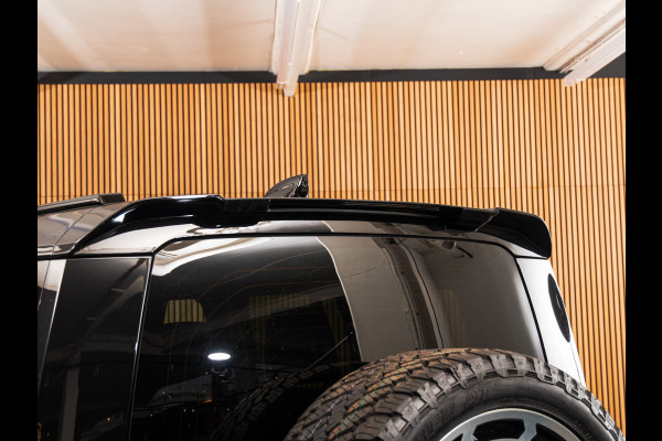 Land Rover Defender 110 2.0 P300e 110 X-Dynamic HSE HERITAGE | PANO | HUD | 22" | MERIDIAN 700W