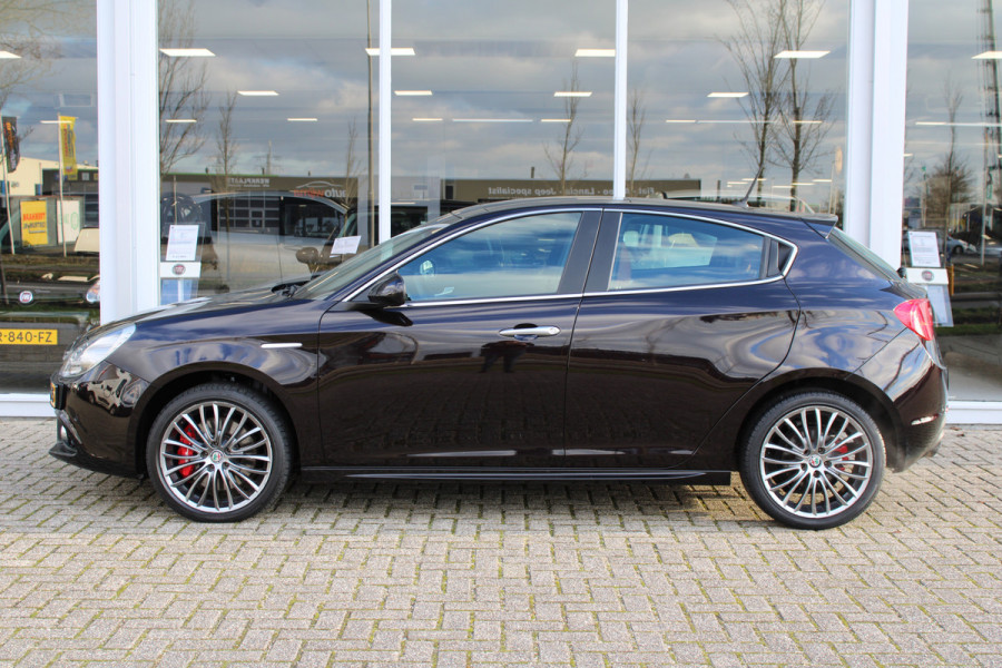 Alfa Romeo Giulietta 1.4 Turbo MultiAir Super 170pk TCT│18'' velgen│Leer│Clima│Cruise│Navi
