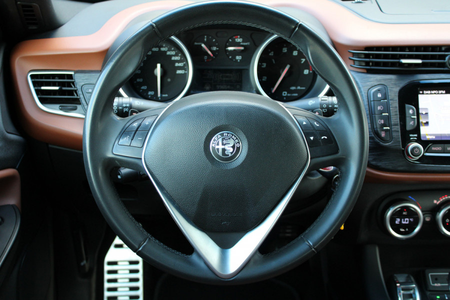Alfa Romeo Giulietta 1.4 Turbo MultiAir Super 170pk TCT│18'' velgen│Leer│Clima│Cruise│Navi