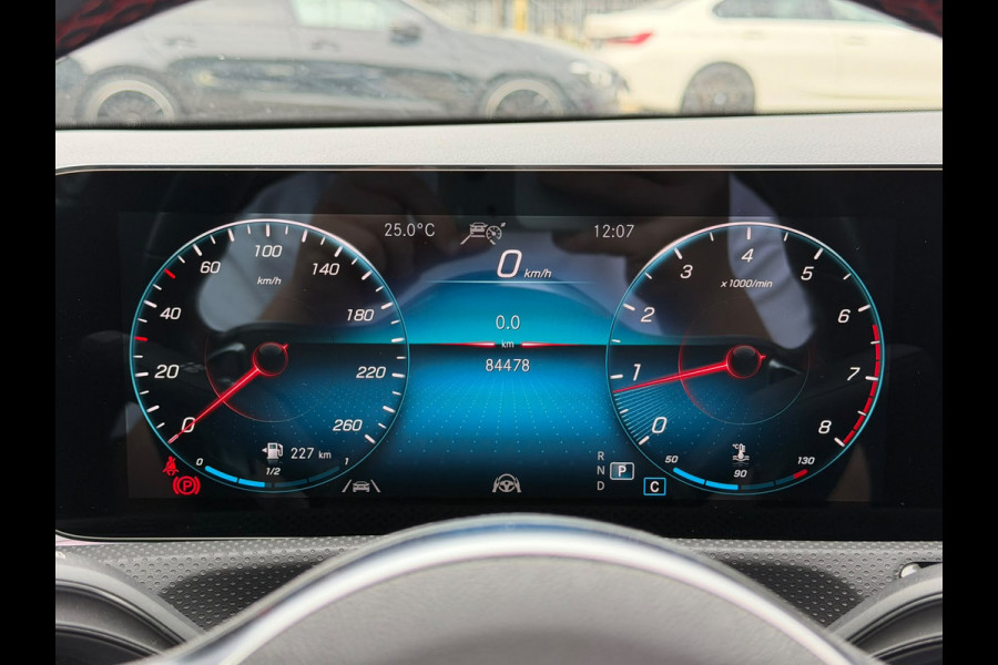 Mercedes-Benz CLA-Klasse 200 Business Solution AMG | Magno | Panoramadak | Memory Seats | Multiebeam | Stoelverwarming | Keyless | Apple Carplay | Camera | Midline Sound | Ambiance Verlichting | Adaptive Cruise Control |