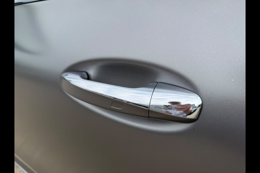 Mercedes-Benz CLA-Klasse 200 Business Solution AMG | Magno | Panoramadak | Memory Seats | Multiebeam | Stoelverwarming | Keyless | Apple Carplay | Camera | Midline Sound | Ambiance Verlichting | Adaptive Cruise Control |