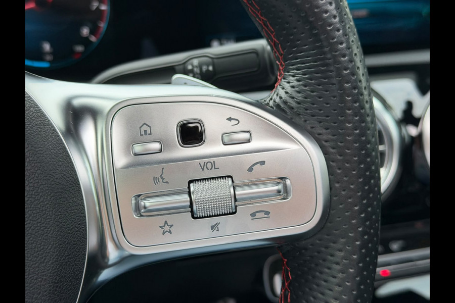 Mercedes-Benz CLA-Klasse 200 Business Solution AMG | Magno | Panoramadak | Memory Seats | Multiebeam | Stoelverwarming | Keyless | Apple Carplay | Camera | Midline Sound | Ambiance Verlichting | Adaptive Cruise Control |