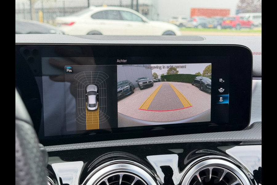Mercedes-Benz CLA-Klasse 200 Business Solution AMG | Magno | Panoramadak | Memory Seats | Multiebeam | Stoelverwarming | Keyless | Apple Carplay | Camera | Midline Sound | Ambiance Verlichting | Adaptive Cruise Control |