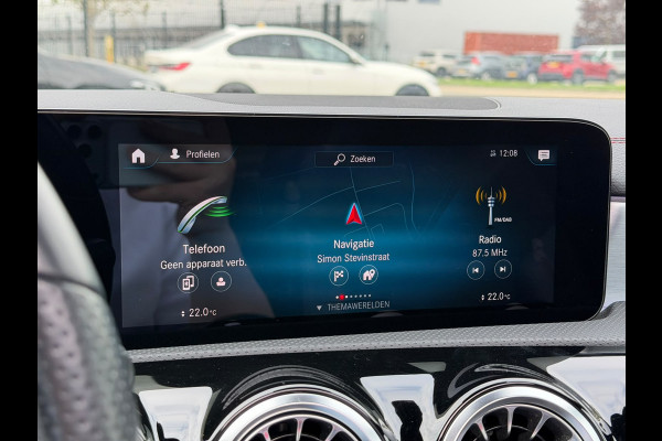 Mercedes-Benz CLA-Klasse 200 Business Solution AMG | Magno | Panoramadak | Memory Seats | Multiebeam | Stoelverwarming | Keyless | Apple Carplay | Camera | Midline Sound | Ambiance Verlichting | Adaptive Cruise Control |
