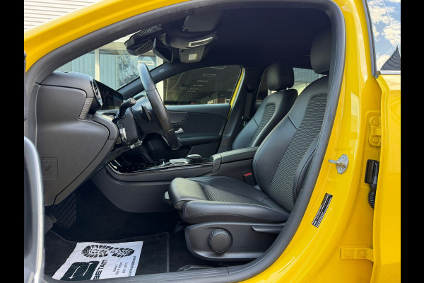 Mercedes-Benz A-Klasse 250 e Advantage 218 Pk SOH 95% | Widescreen | Navigatie | Cruise | Camera | Clima | Lichtmetaal.