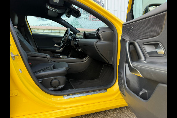 Mercedes-Benz A-Klasse 250 e Advantage 218 Pk SOH 95% | Widescreen | Navigatie | Cruise | Camera | Clima | Lichtmetaal.