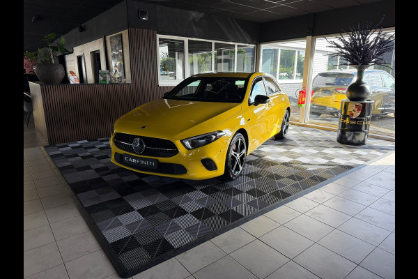 Mercedes-Benz A-Klasse 250 e Advantage 218 Pk SOH 95% | Widescreen | Navigatie | Cruise | Camera | Clima | Lichtmetaal.