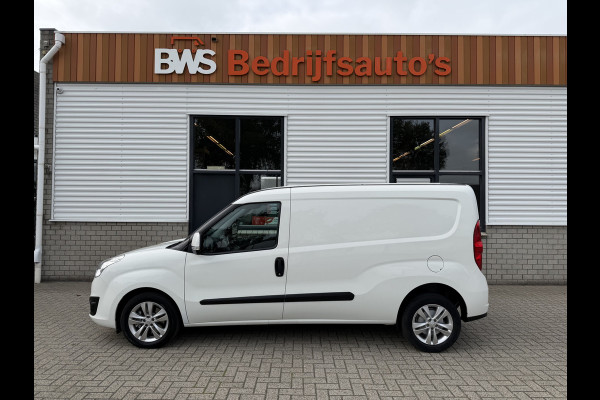 Opel Combo 1.6 CDTi 105pk L2H1 Sport / vaste prijs rijklaar € 8.950 ex btw / euro 6 / bpm vrij / lease vanaf € 151 / airco / cruise control / pdc achter / stoelverwarming / armsteun