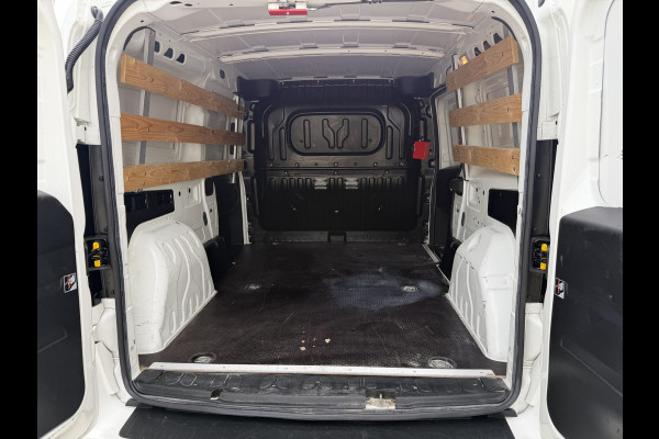 Opel Combo 1.6 CDTi 105pk L2H1 Sport / vaste prijs rijklaar € 8.950 ex btw / euro 6 / bpm vrij / lease vanaf € 151 / airco / cruise control / pdc achter / stoelverwarming / armsteun