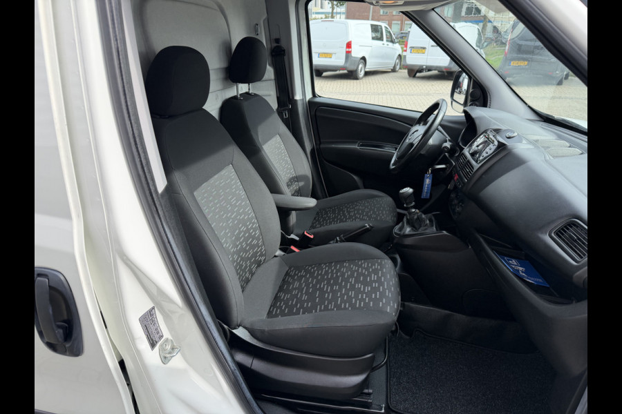 Opel Combo 1.6 CDTi 105pk L2H1 Sport / vaste prijs rijklaar € 8.950 ex btw / euro 6 / bpm vrij / lease vanaf € 151 / airco / cruise control / pdc achter / stoelverwarming / armsteun