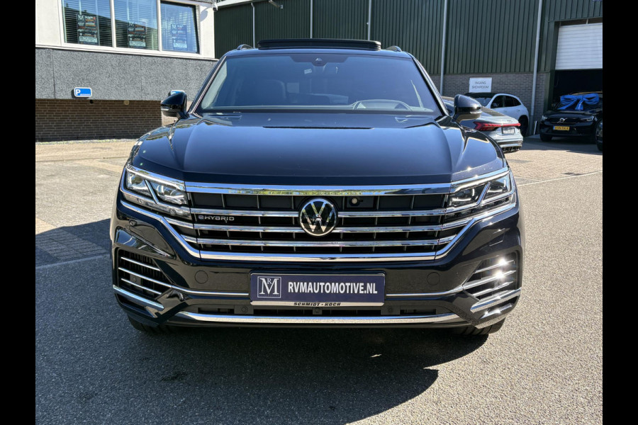 Volkswagen Touareg 3.0 TSI Elegance VAN: 56.900,- VOOR: 52.877,- UW HERFSTVOORDEEL: 4.023,- EURO | LUCHTVERING| ELEK. TREKHAAK| LEDER| PANO | STOELVENTILATIE + MASSAGE| ACHTERBANK VERWARMD| MEMORY STOEL| 360 CAMERA| MEGA VOL!|