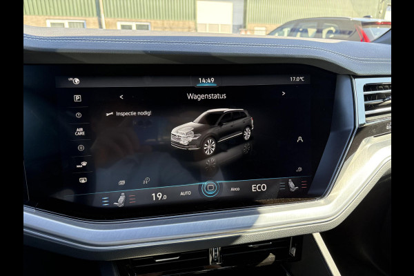 Volkswagen Touareg 3.0 TSI Elegance VAN: 56.900,- VOOR: 52.877,- UW HERFSTVOORDEEL: 4.023,- EURO | LUCHTVERING| ELEK. TREKHAAK| LEDER| PANO | STOELVENTILATIE + MASSAGE| ACHTERBANK VERWARMD| MEMORY STOEL| 360 CAMERA| MEGA VOL!|