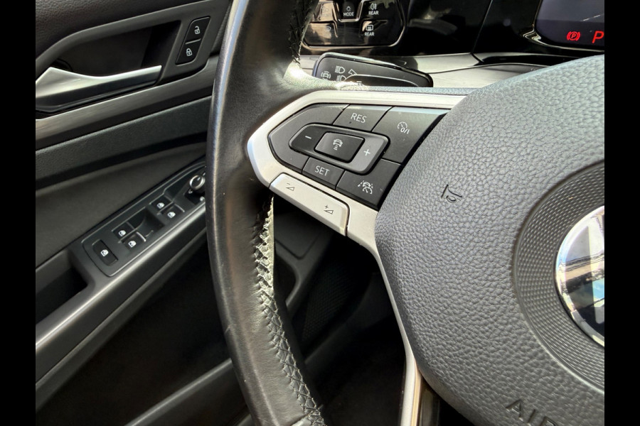 Volkswagen Golf 1.5 eTSI HYBRID R-Line iQ-LED VIRTUAL PANO ACC ALCA SIDE