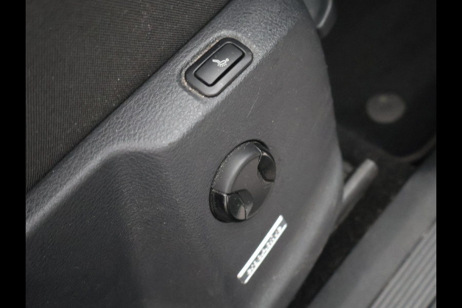 Volkswagen Touran 1.5 TSI 150 PK DSG AUT. 7-PERS HIGHLINE + TREKHAAK | ADAPTIVE CRUISE | MASSAGE | CAMERA | STOELVERW.