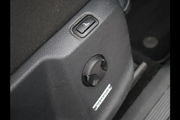 Volkswagen Touran 1.5 TSI 150 PK DSG AUT. 7-PERS HIGHLINE + TREKHAAK | ADAPTIVE CRUISE | MASSAGE | CAMERA | STOELVERW.