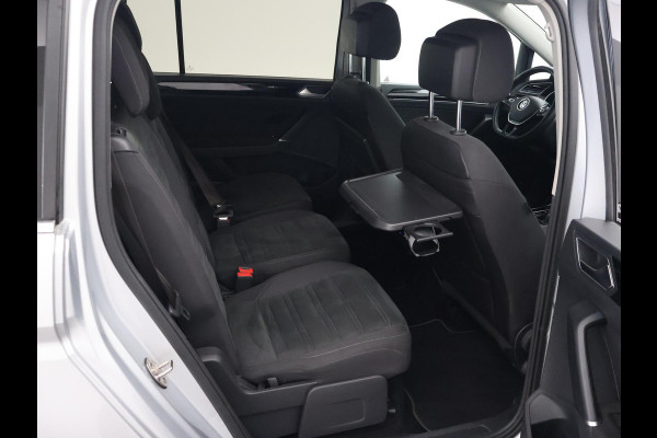 Volkswagen Touran 1.5 TSI 150 PK DSG AUT. 7-PERS HIGHLINE + TREKHAAK | ADAPTIVE CRUISE | MASSAGE | CAMERA | STOELVERW.
