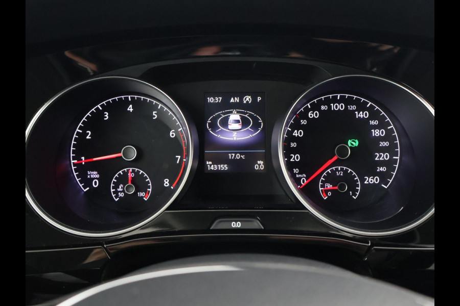 Volkswagen Touran 1.5 TSI 150 PK DSG AUT. 7-PERS HIGHLINE + TREKHAAK | ADAPTIVE CRUISE | MASSAGE | CAMERA | STOELVERW.