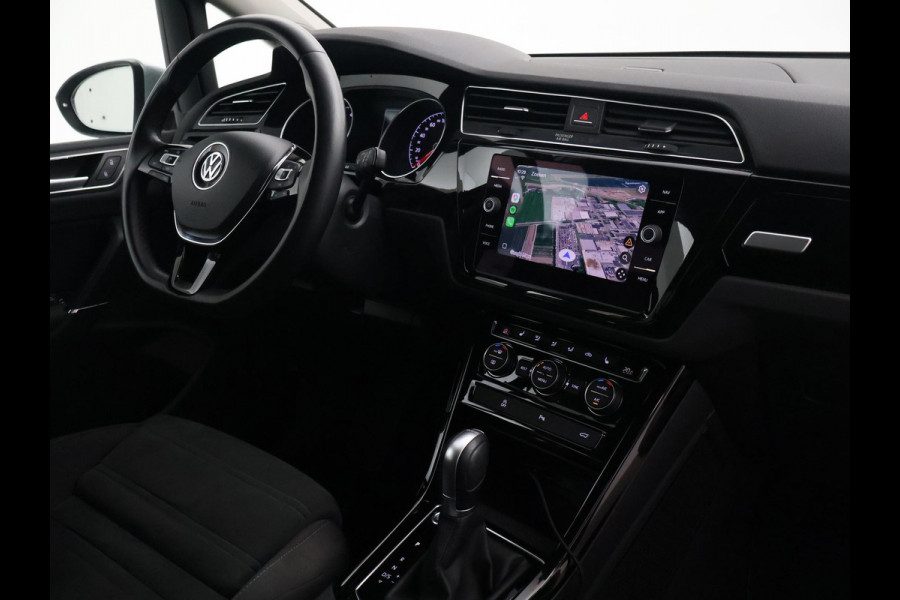 Volkswagen Touran 1.5 TSI 150 PK DSG AUT. 7-PERS HIGHLINE + TREKHAAK | ADAPTIVE CRUISE | MASSAGE | CAMERA | STOELVERW.