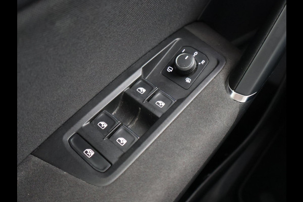 Volkswagen Touran 1.5 TSI 150 PK DSG AUT. 7-PERS HIGHLINE + TREKHAAK | ADAPTIVE CRUISE | MASSAGE | CAMERA | STOELVERW.
