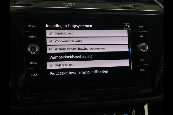 Volkswagen Touran 1.5 TSI 150 PK DSG AUT. 7-PERS HIGHLINE + TREKHAAK | ADAPTIVE CRUISE | MASSAGE | CAMERA | STOELVERW.