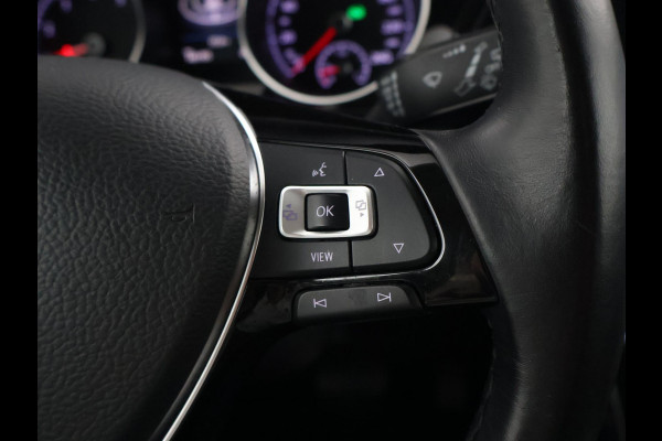 Volkswagen Touran 1.5 TSI 150 PK DSG AUT. 7-PERS HIGHLINE + TREKHAAK | ADAPTIVE CRUISE | MASSAGE | CAMERA | STOELVERW.
