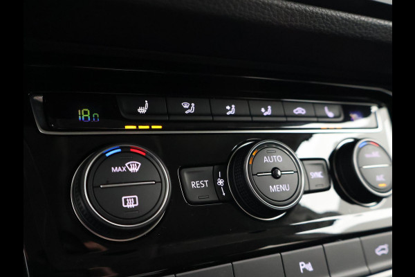 Volkswagen Touran 1.5 TSI 150 PK DSG AUT. 7-PERS HIGHLINE + TREKHAAK | ADAPTIVE CRUISE | MASSAGE | CAMERA | STOELVERW.