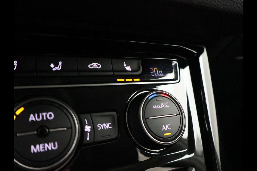 Volkswagen Touran 1.5 TSI 150 PK DSG AUT. 7-PERS HIGHLINE + TREKHAAK | ADAPTIVE CRUISE | MASSAGE | CAMERA | STOELVERW.