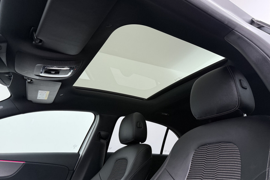 Mercedes-Benz A-Klasse 250 e Business Solution AMG Limited (PANORAMADAK, SFEERVERLICHTING, BURMEISTER, CAMERA, SFEERVERLICHTING, STOELVERWARMING)