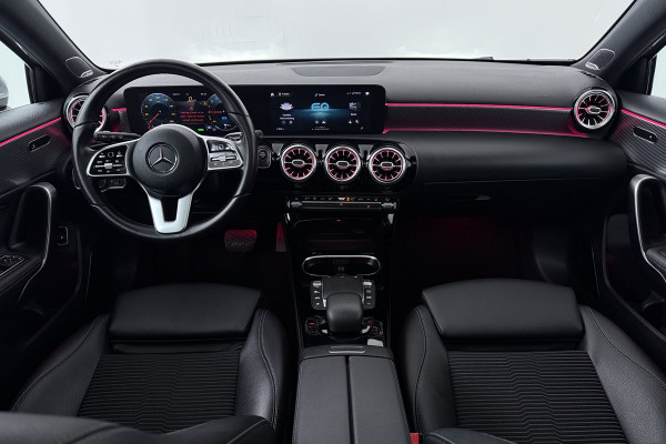 Mercedes-Benz A-Klasse 250 e Business Solution AMG Limited (PANORAMADAK, SFEERVERLICHTING, BURMEISTER, CAMERA, SFEERVERLICHTING, STOELVERWARMING)