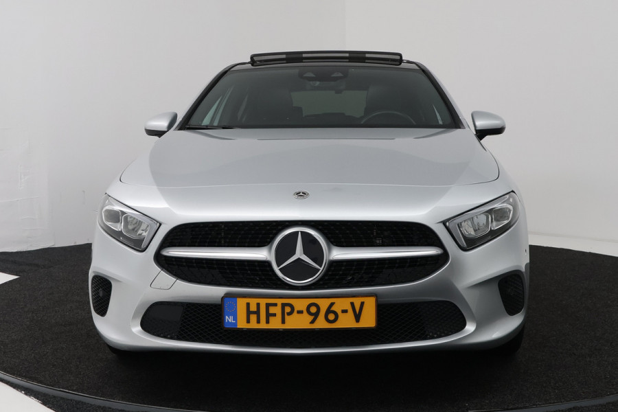 Mercedes-Benz A-Klasse 250 e Business Solution AMG Limited (PANORAMADAK, SFEERVERLICHTING, BURMEISTER, CAMERA, SFEERVERLICHTING, STOELVERWARMING)