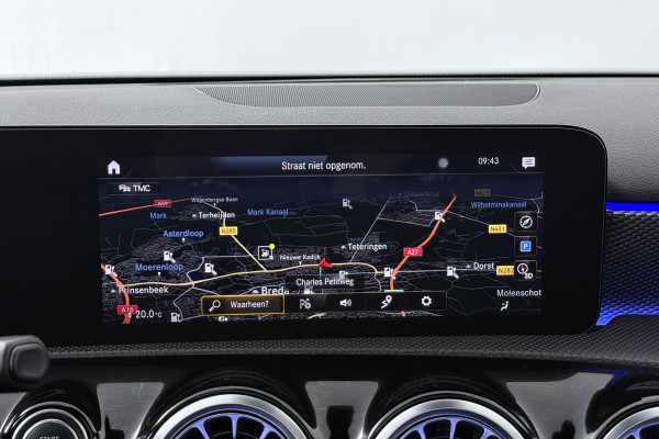 Mercedes-Benz A-Klasse 250 e Business Solution AMG Limited (PANORAMADAK, SFEERVERLICHTING, BURMEISTER, CAMERA, SFEERVERLICHTING, STOELVERWARMING)