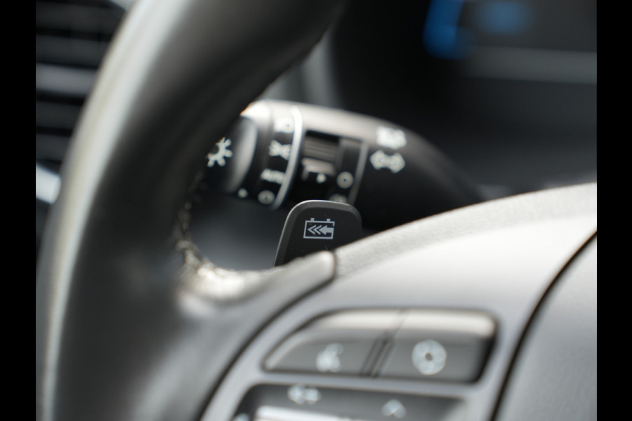 Hyundai Kona EV Fashion 64 kWh | warmtepomp | Cruise control adaptief met stop&go | Climate Control |