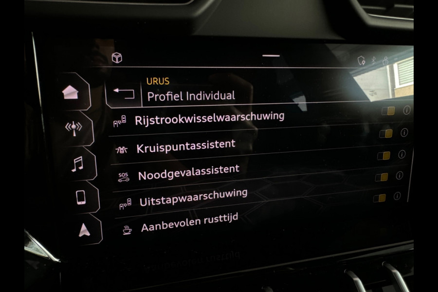 Lamborghini Urus 4.0 V8 Pano|Ceramic|B&O 3D|360 Camera|Massage
