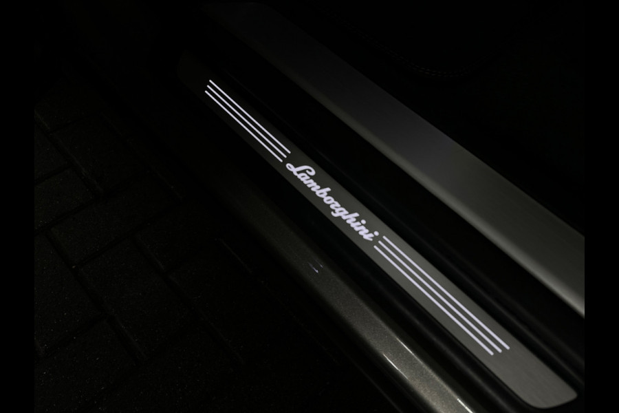Lamborghini Urus 4.0 V8 Pano|Ceramic|B&O 3D|360 Camera|Massage