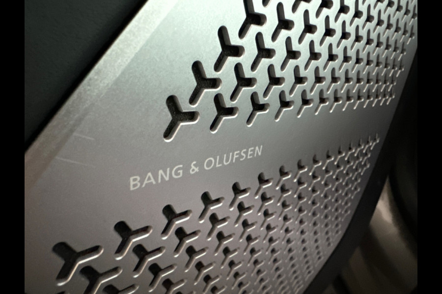 Lamborghini Urus 4.0 V8 Pano|Ceramic|B&O 3D|360 Camera|Massage