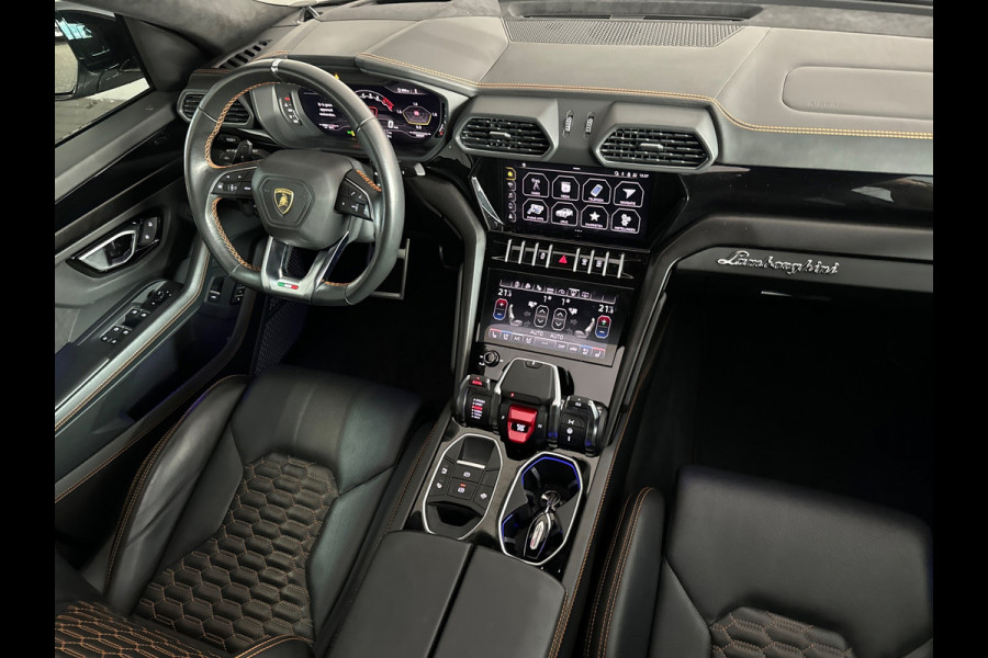 Lamborghini Urus 4.0 V8 Pano|Ceramic|B&O 3D|360 Camera|Massage