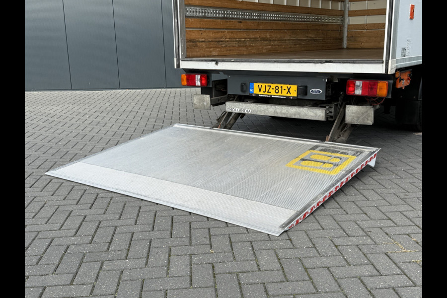 Ford Transit 2.0 TDCI 130 PK AUTOMAAT / BAKWAGEN / DHOLLANDIA LAADKLEP / CAMERA / AIRCO / 3-ZITS / CRUISE / ZIJDEUR