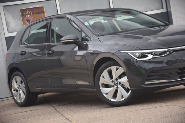 Volkswagen Golf 1.5 TSI Style HEAD-UP/AUDIO PREMIUM/CAMERA/VERWARMDE VOORSTOELEN/