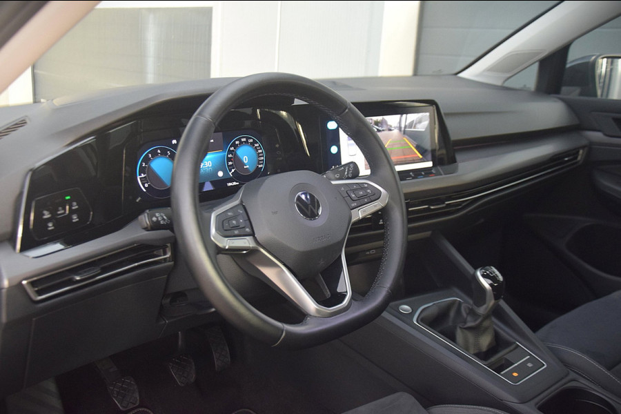 Volkswagen Golf 1.5 TSI Style HEAD-UP/AUDIO PREMIUM/CAMERA/VERWARMDE VOORSTOELEN/