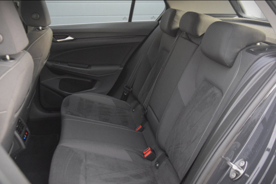 Volkswagen Golf 1.5 TSI Style HEAD-UP/AUDIO PREMIUM/CAMERA/VERWARMDE VOORSTOELEN/