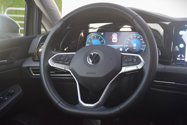 Volkswagen Golf 1.5 TSI Style HEAD-UP/AUDIO PREMIUM/CAMERA/VERWARMDE VOORSTOELEN/